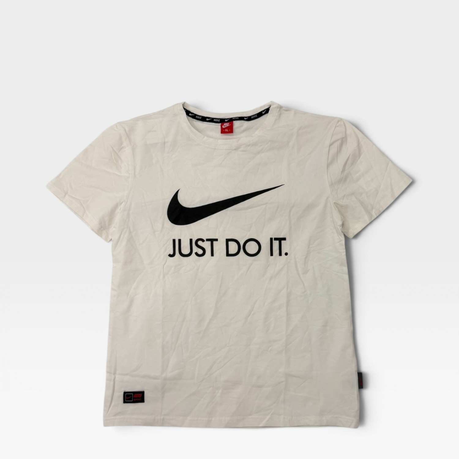 Nike Sportswear Just Do It. T-Shirt White with Black Swoosh